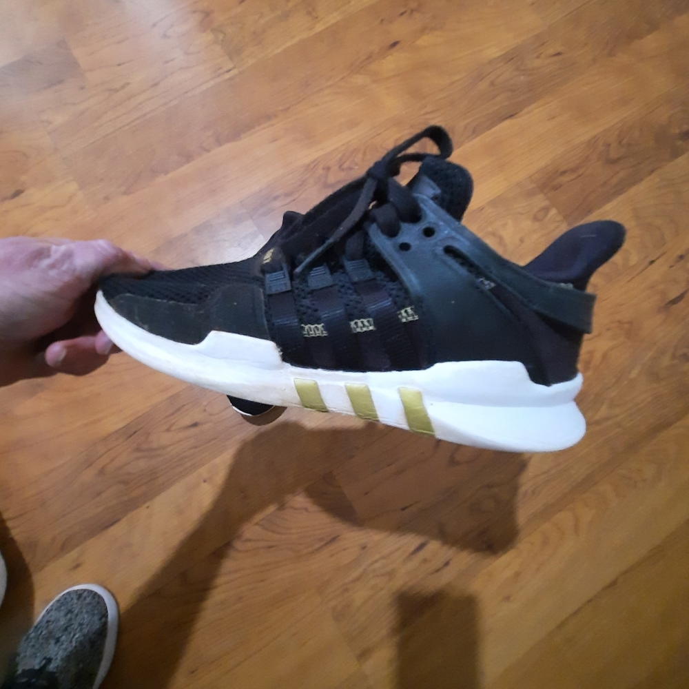 Adidas black & gold sneakers shoes - Picture 6 of 10